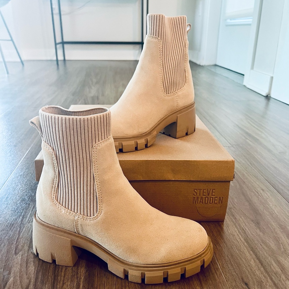 Steve Madden Hutch Sand Suede Boots